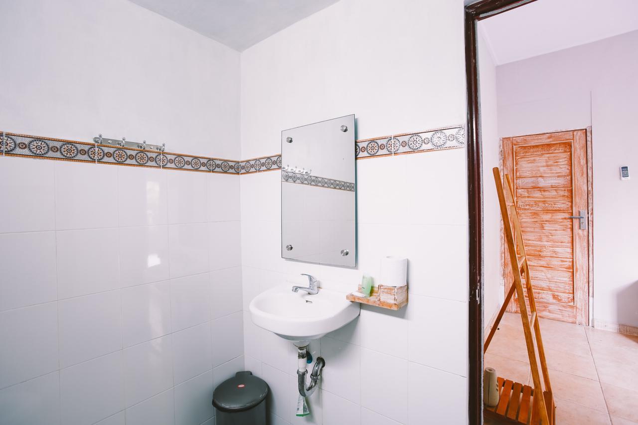 Swan House Canggu Hotel ภายนอก รูปภาพ